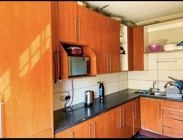 2 BEDROOM APARTMENT FOR SALE IN WYCHWOOD